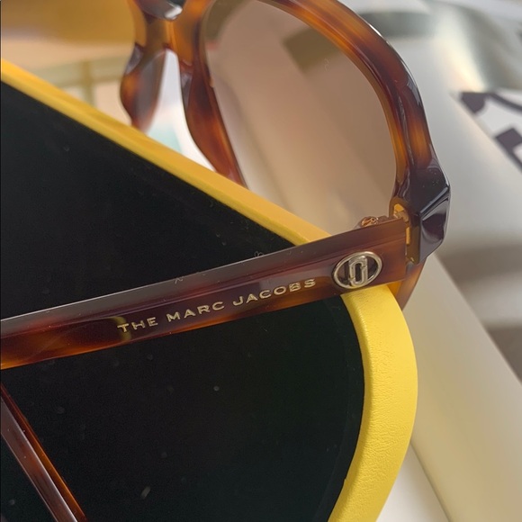 🔥♥️🔥Marc Jacobs  Havana 57MM Oversized Square Sunglasses🔥♥️🔥 - Picture 3 of 10